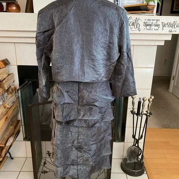 R&M Richards Elegant silver metallic w/stones 2piece dress crop jacket, Size 12 - Picture 8 of 9